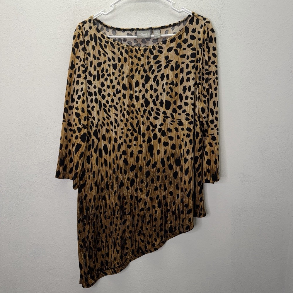 Chico's 2 Travelers Asymmetrical Leopard Print Top tunic Women's L Animal Print